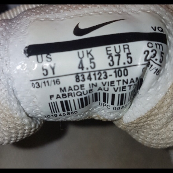 🎾 NIKE TENNIS CLASSIC PREMIUM ALL WHITE GS SIZE 5Y YOUTH SNEAKERS 🎾 - Picture 6 of 7